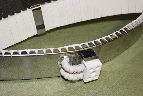 Kaitinimo keramikinis elementas korpuse