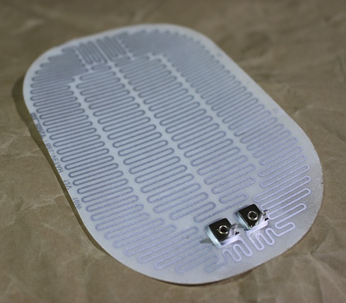 Poliesterio šildymo elementas automobilio galinio vaizdo veidrodžiams