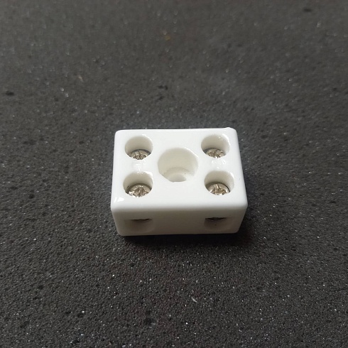 Keraminė kontaktinė kaladėlė 2P20А (02-03)