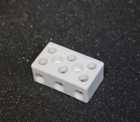 Keraminė kontaktinė kaladėlė 3Р10А (03-03)