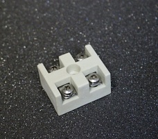 Keraminė kontaktinė kaladėlė 2P30A/O (02-14)