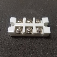 Keraminė kontaktinė kaladėlė 3P30А/О (03-01)