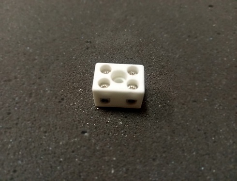 Keraminė kontaktinė kaladėlė 2P10А (02-24)