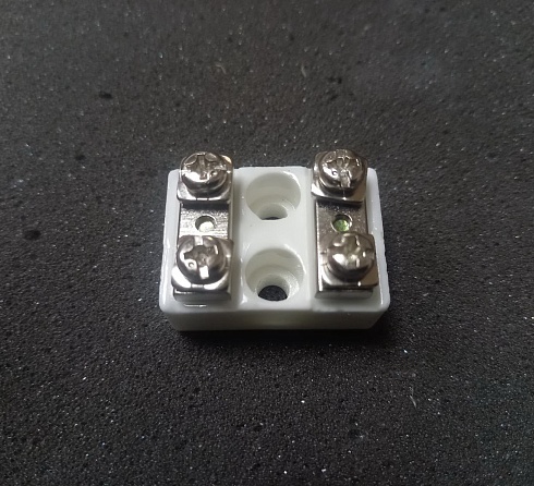 Keraminė kontaktinė kaladėlė 2P50А/О (02-21)