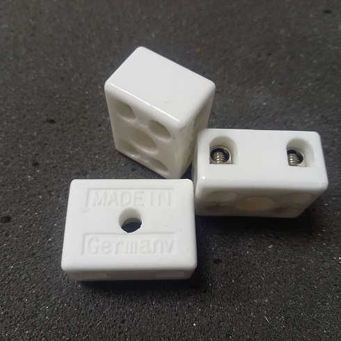 Keraminė kontaktinė kaladėlė 2P20А (02-03)